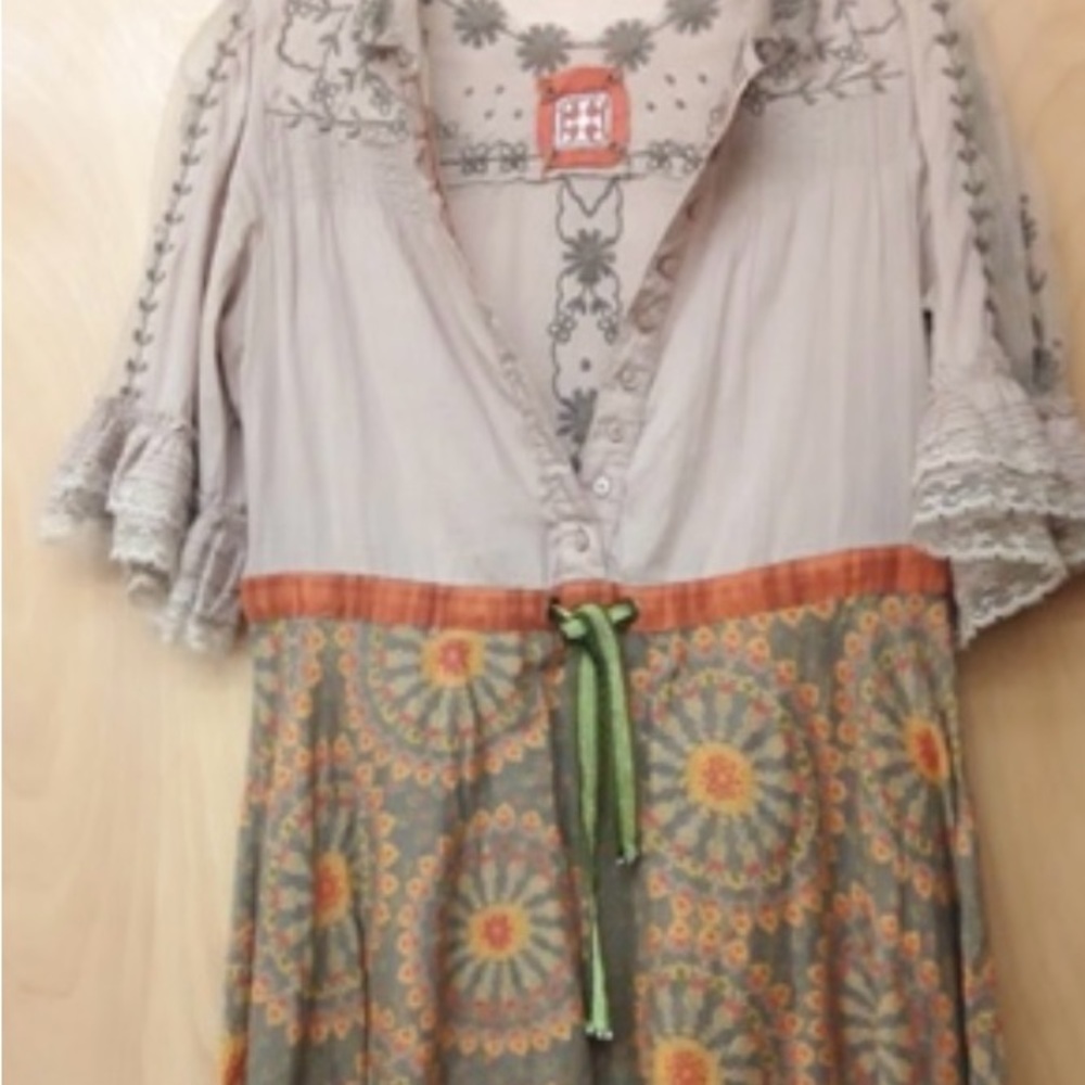 ISO looking to buy this free people dress. Let me know if you have one to sell!